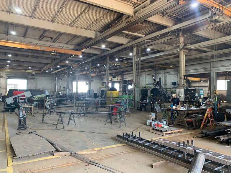 More Photos Of 300 W Walnut St, Sioux Falls Warehouse For Sale