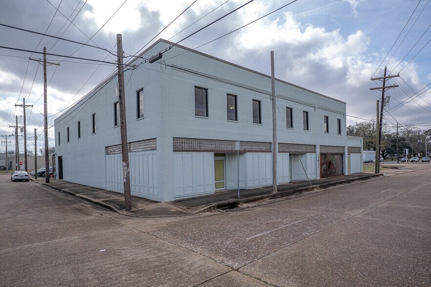 More Photos Of 1611 Washington St, Alexandria Showroom For Sale