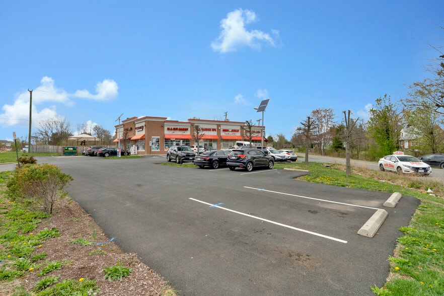 More Photos Of 21735 Shellhorn Rd, Ashburn Storefront For Sale