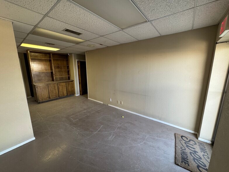 More Photos Of 3938 S County Road 1290, Odessa Warehouse For Lease