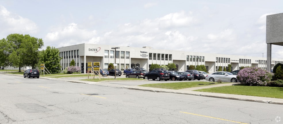 More Photos Of 2305-2329 Rue Guénette, Saint-Laurent Distribution For Sale