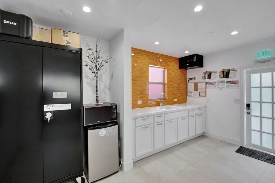 More Photos Of 337 Alcazar Ave, Coral Gables Office For Lease