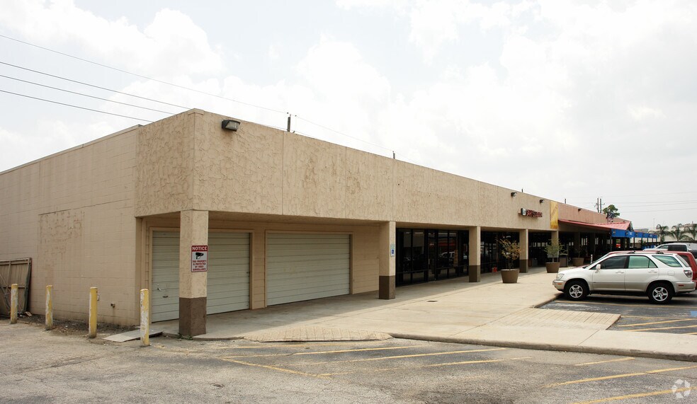 More Photos Of 25192 Interstate 45, Spring Unknown For Lease