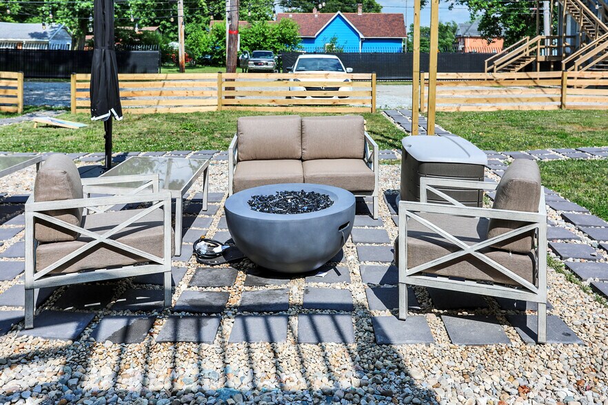 More Photos Of 1918 W Washington St, Indianapolis Apartments For Sale