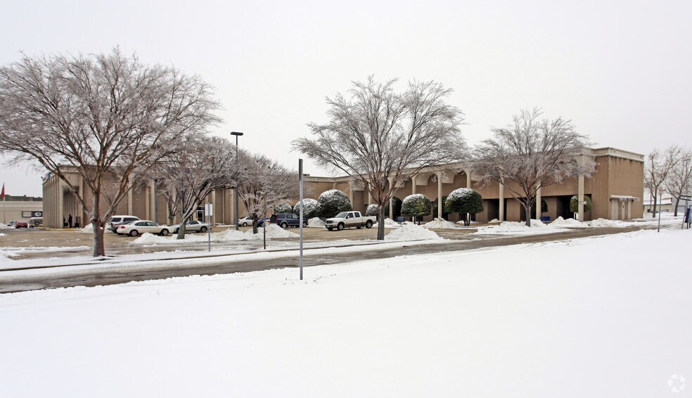 More Photos Of 2301 Exchange Ave, Oklahoma City Bank For Sale