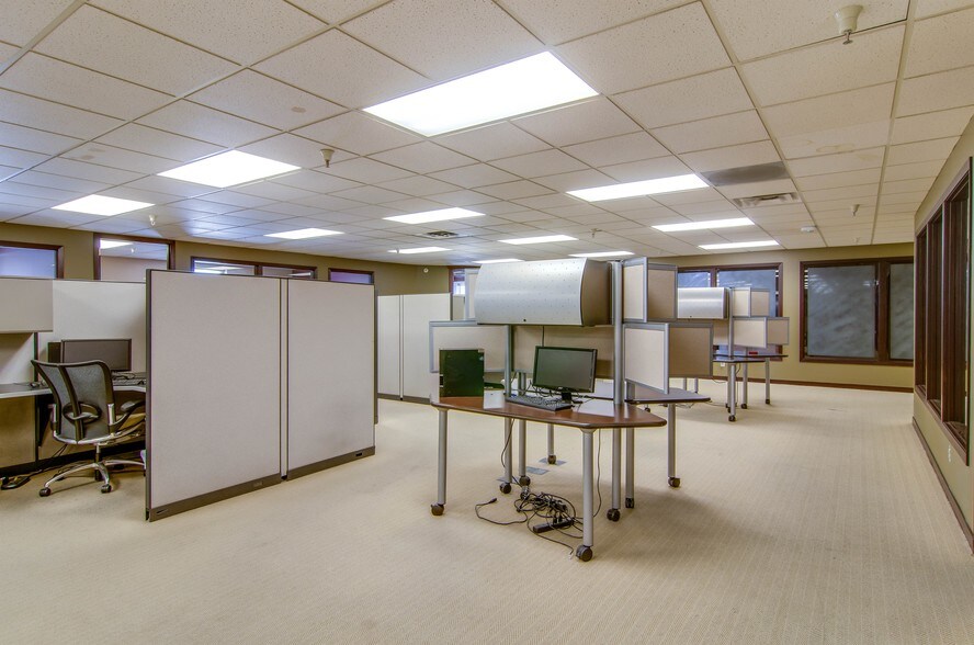 More Photos Of 1333 E 9400 S, Sandy Office For Lease