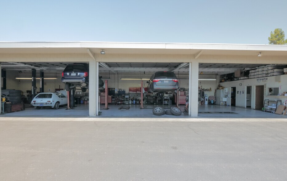 More Photos Of 1080 E El Camino Real, Sunnyvale Auto Repair For Lease