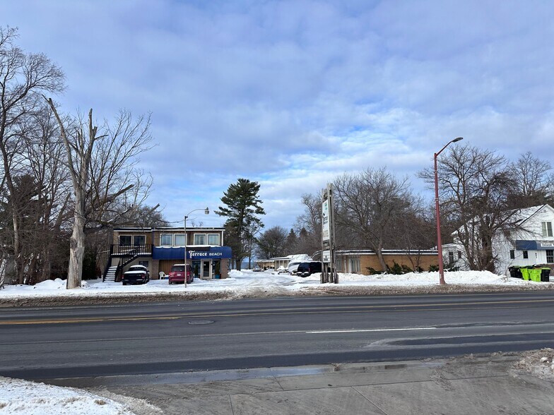 More Photos Of 841 E Front St, Traverse City Hotel For Sale