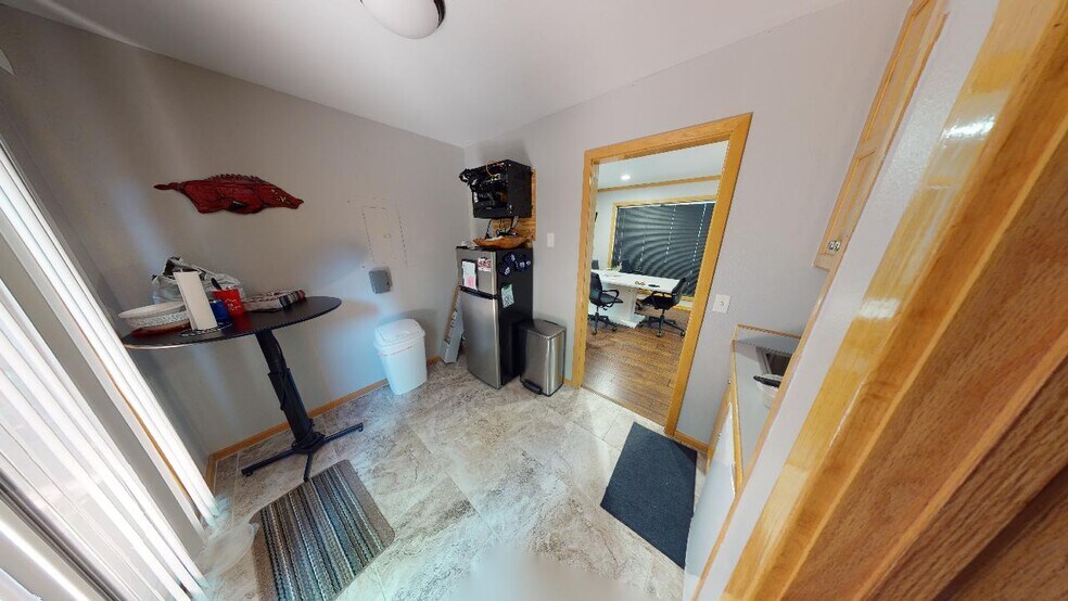 More Photos Of 9 Halsted Cir, Rogers Medical For Lease