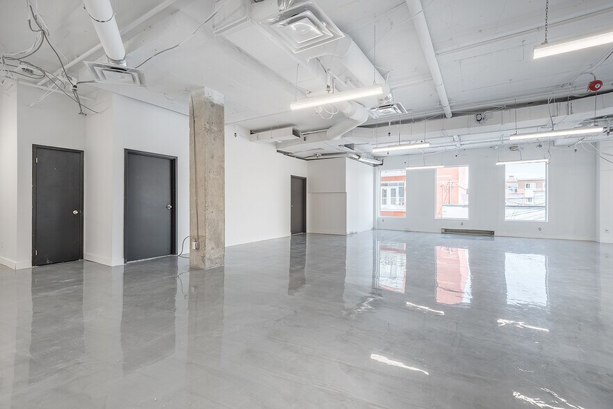 More Photos Of 7001-7035 Boul Saint-Laurent, Montréal Office For Lease