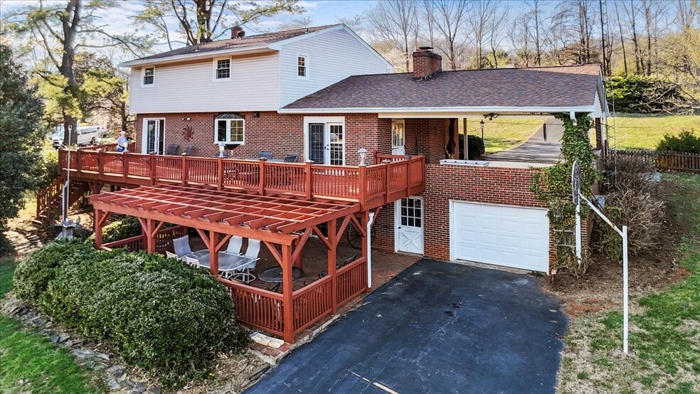 More Photos Of 1356 Coopers Cove Rd, Hardy Specialty For Sale