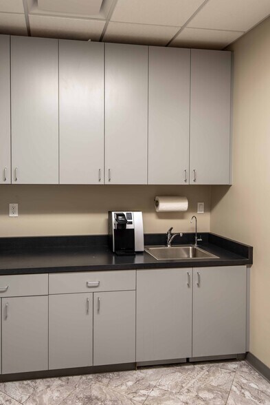 More Photos Of 30300 Agoura Rd, Agoura Hills Office For Sale