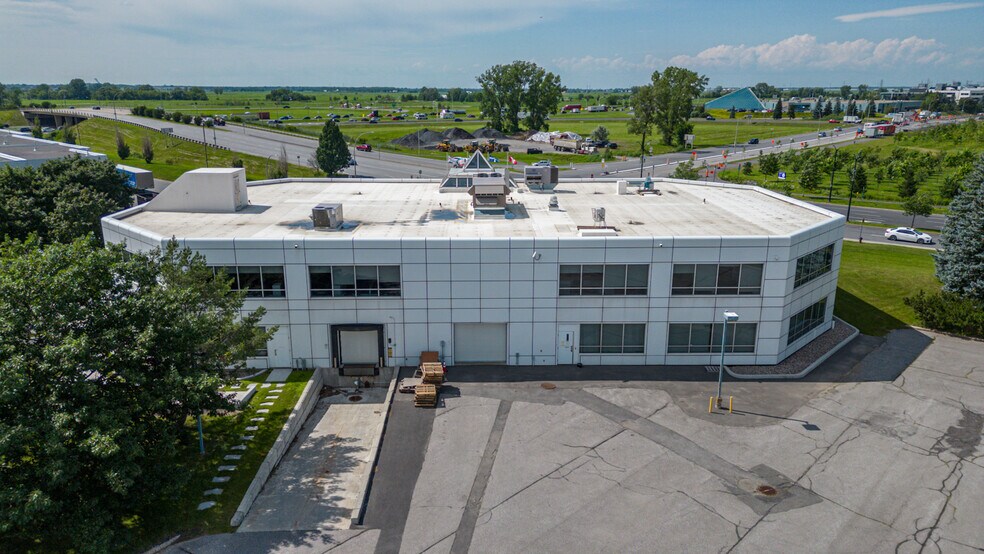 More Photos Of 1250 Rue Marie-Victorin, St-Bruno-de-Montarville Office For Sale