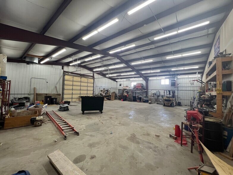 More Photos Of 1730 W Church St, Sandwich Auto Repair For Sale