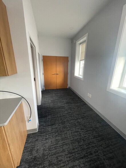 More Photos Of 42 Bank St, New London Storefront Retail Office For Lease