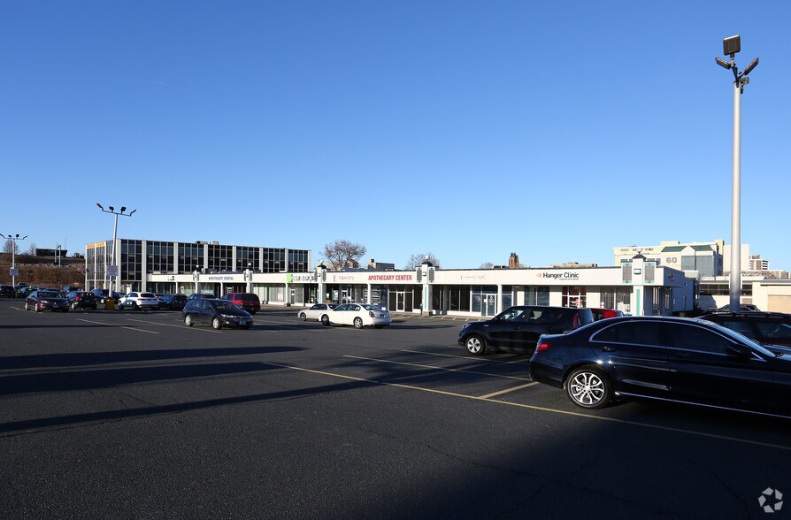 More Photos Of 1985 Main St, Springfield Storefront For Lease