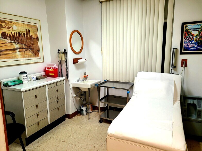 More Photos Of 1000 Park Ave, New York Apartments For Lease