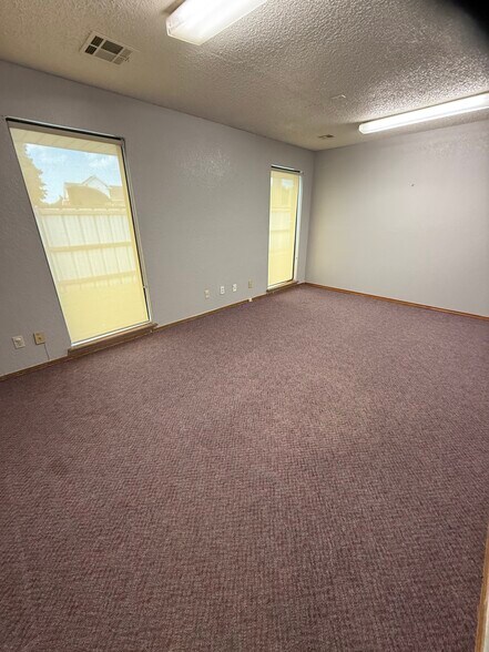 More Photos Of 8801 S Olie Ave, Oklahoma City Office For Lease