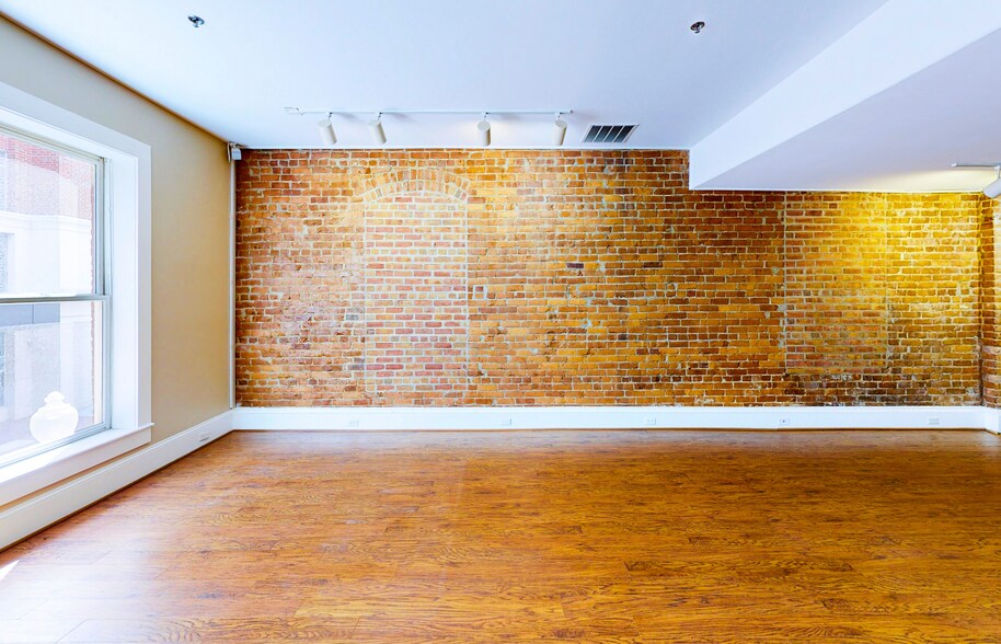 More Photos Of 315 Market St SE, Roanoke Storefront Retail Office For Lease