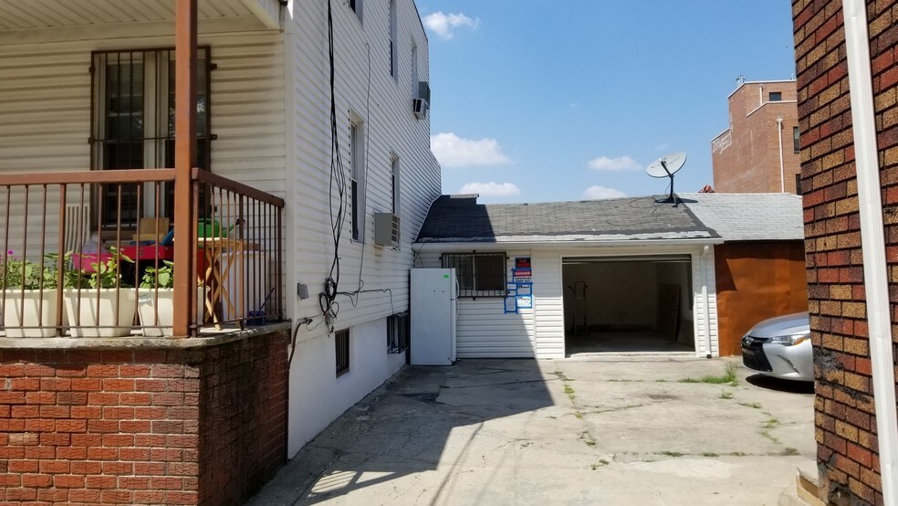 More Photos Of 7233 43rd Ave, Woodside Apartments For Sale