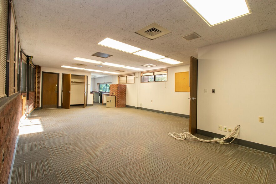 More Photos Of 45 S Main St, Branford Bank For Sale