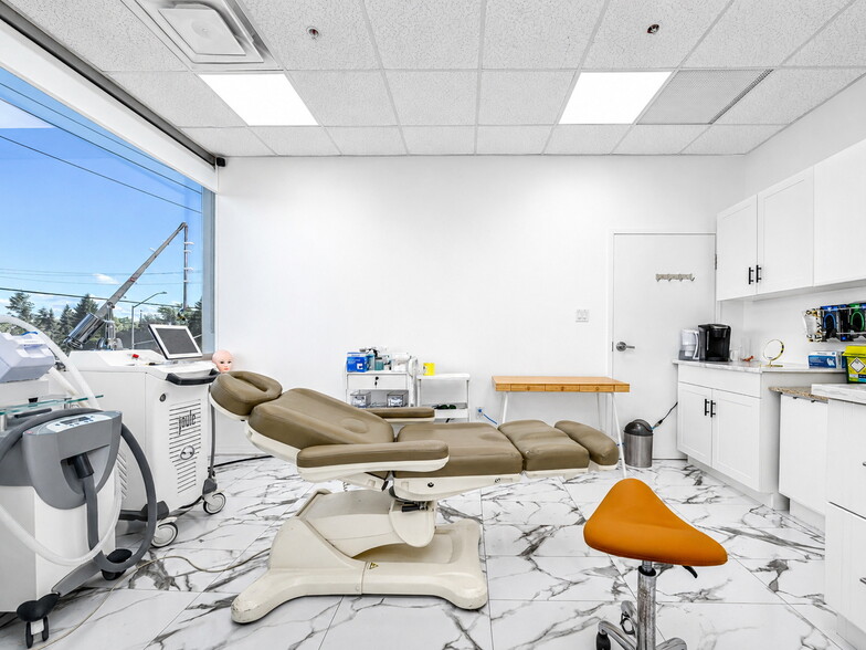 More Photos Of 1650 Elgin Mills Rd E, Richmond Hill Medical For Sale