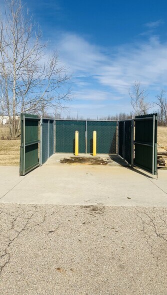 More Photos Of 3541 Stop Eight Rd, Dayton Light Manufacturing For Lease