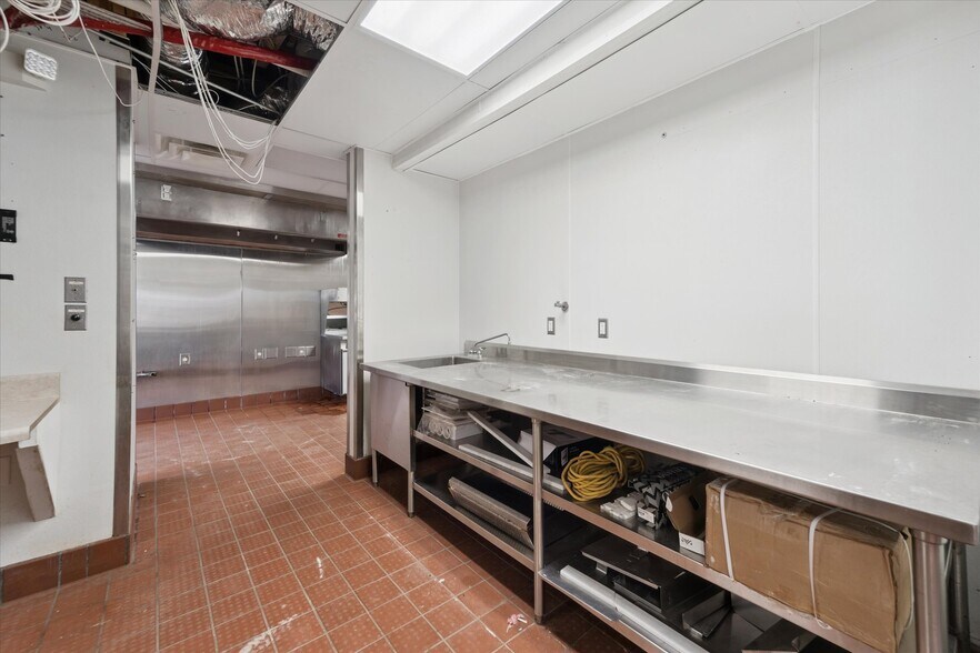 More Photos Of 1601 Butler Ave, Tybee Island Restaurant For Lease