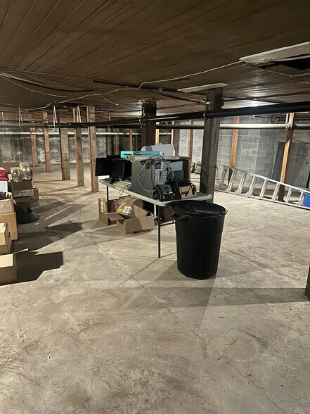 More Photos Of 103-105 S Water St, Silverton Storefront For Sale