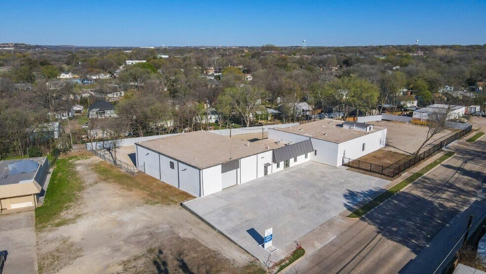 More Photos Of 4924 Old Benbrook Rd, Fort Worth Warehouse For Sale