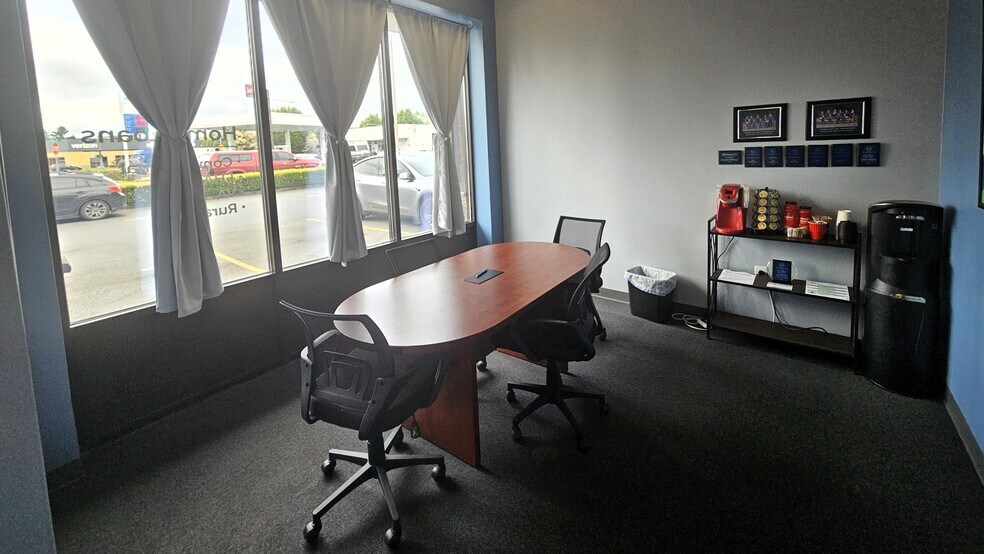 More Photos Of 1110-1118 View Ave, Centralia Freestanding For Lease