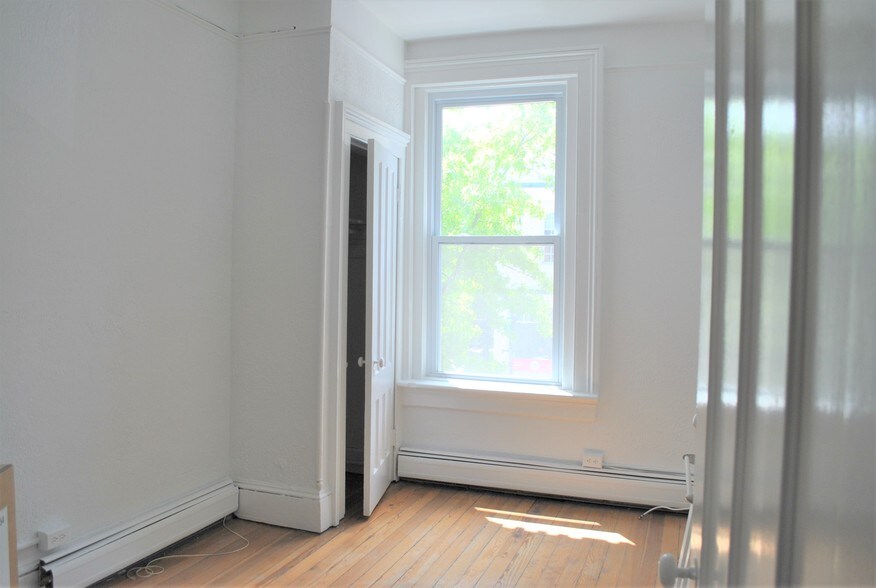 More Photos Of 103-105 Greenwich Ave, Greenwich Office For Lease