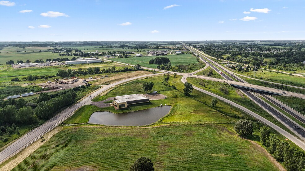 More Photos Of 560 Rolling Meadows, Fond Du Lac Light Distribution For Sale