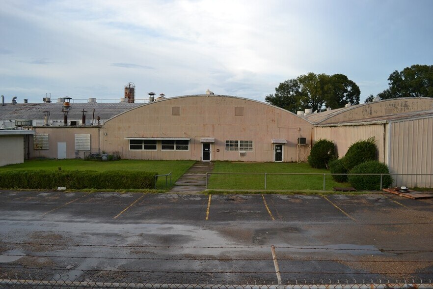 More Photos Of 305 Industrial Ave, Port Gibson Distribution For Sale