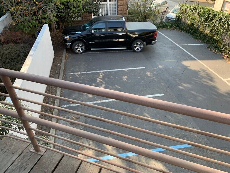 More Photos Of 2441 Le Conte Ave, Berkeley Schools For Lease