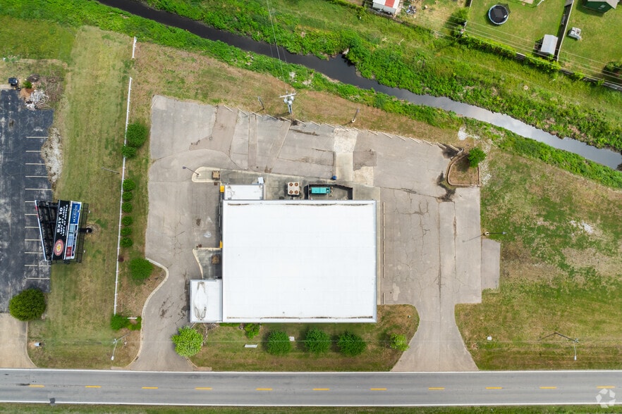 More Photos Of 2596 Interstate 55, Marion Medical For Sale