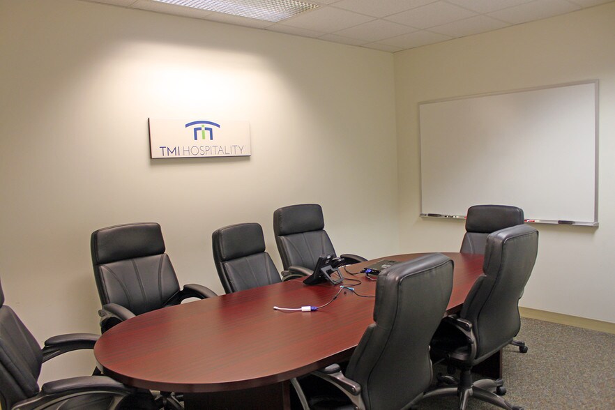 More Photos Of 1230 W Candletree Dr, Peoria Office For Lease