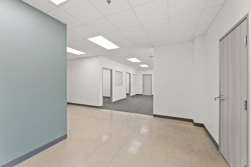 More Photos Of 10042 FM 1976, Universal City Unknown For Lease