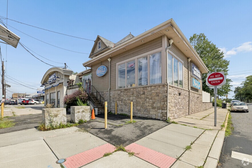 More Photos Of , Elmwood Park Unknown For Sale