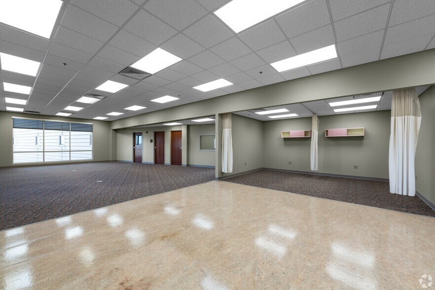 More Photos Of 60101 Bodnar Blvd, Mishawaka Medical For Lease