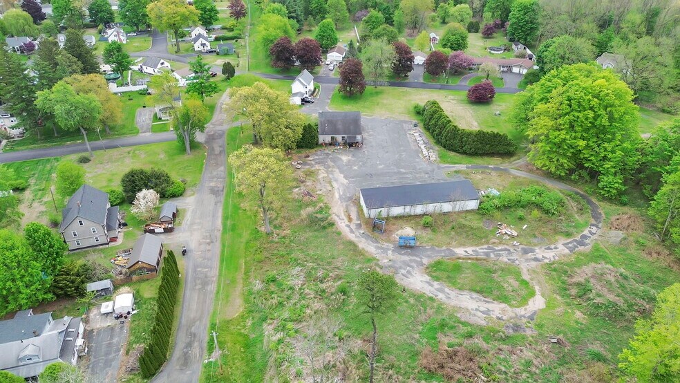 More Photos Of 91 Squawfield Rd, Westfield Service For Sale