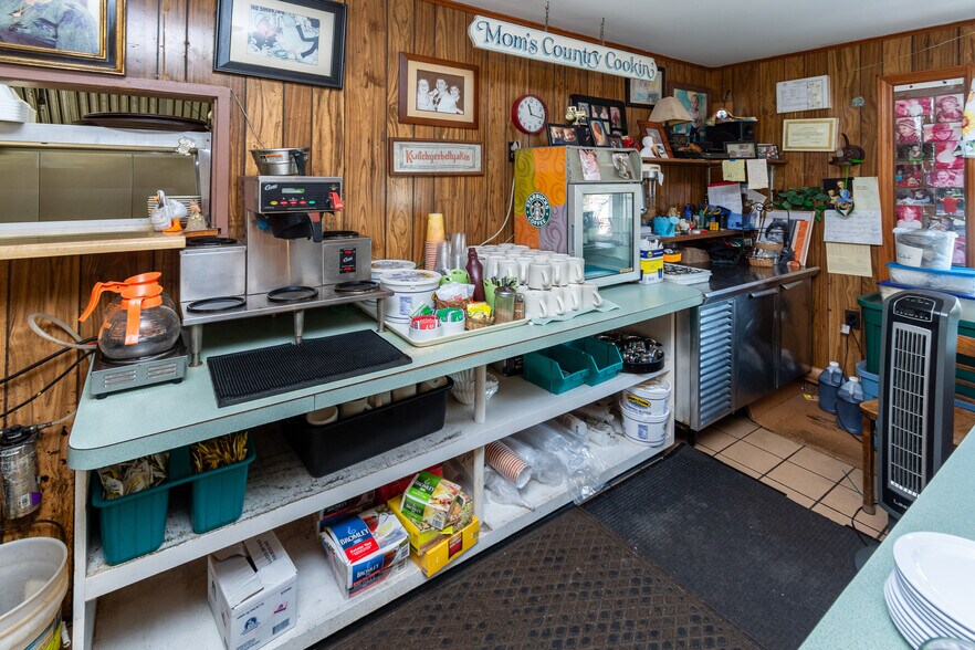 More Photos Of 36 John Ringo Rd, Ringoes Restaurant For Sale