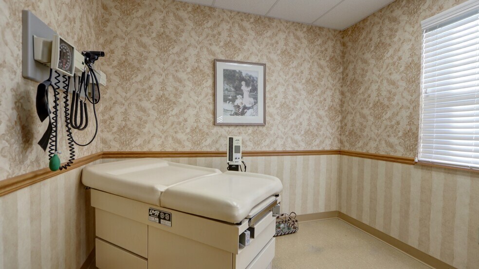 More Photos Of 399 Grant Ave, Auburn Medical For Sale