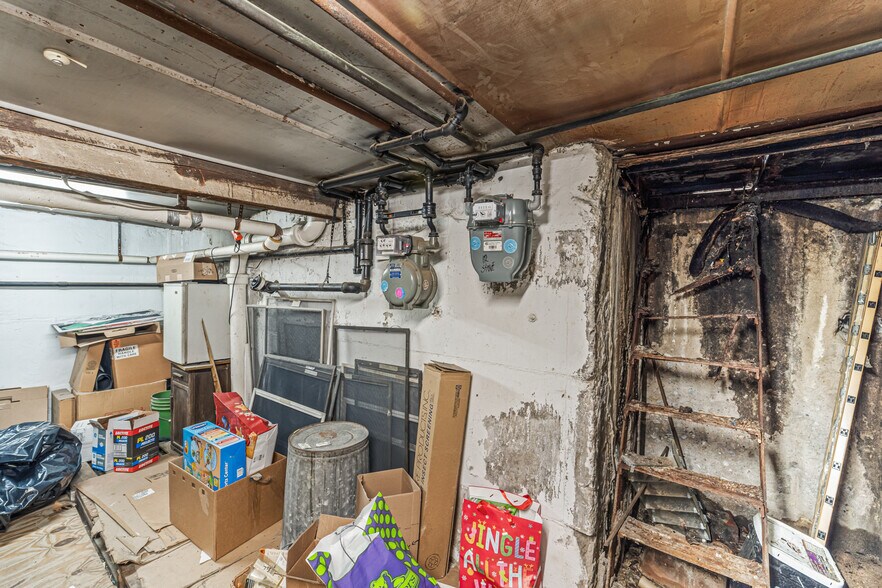 More Photos Of , Astoria General Retail For Sale