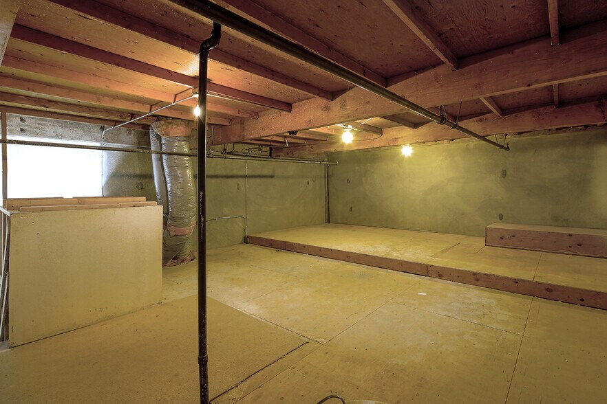 More Photos Of 150-176 W Pomona Ave, Monrovia Warehouse For Sale