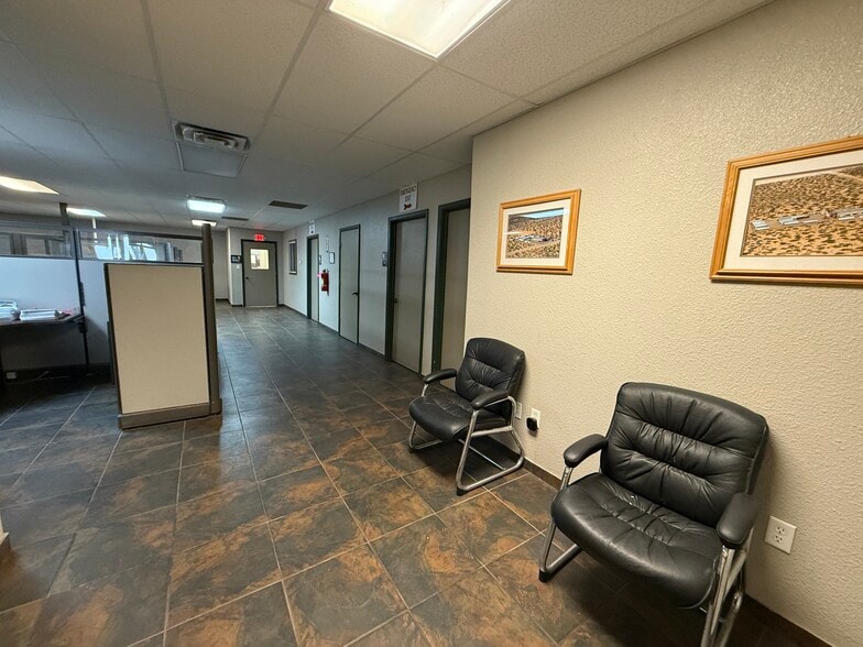 More Photos Of 1001 Berryville St, El Paso Warehouse For Sale