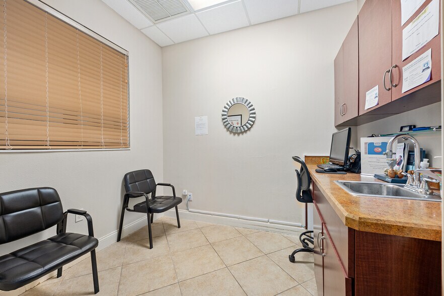 More Photos Of 1667 Clyde Morris Blvd, Daytona Beach Medical For Lease
