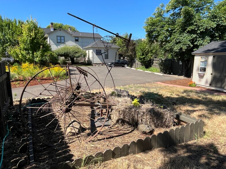 More Photos Of 236 SE Stephens St, Roseburg Hospitality For Sale