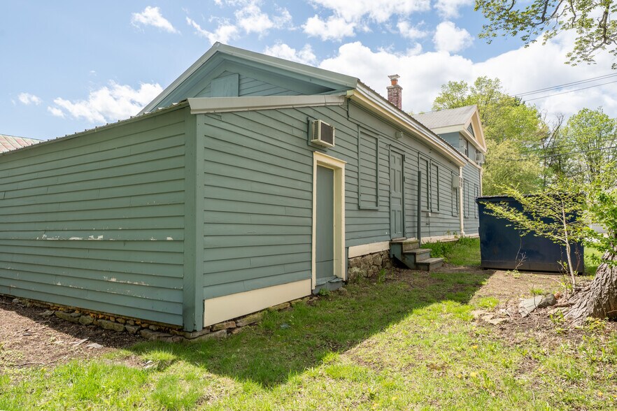 More Photos Of 172 N Main St, Northville Freestanding For Sale