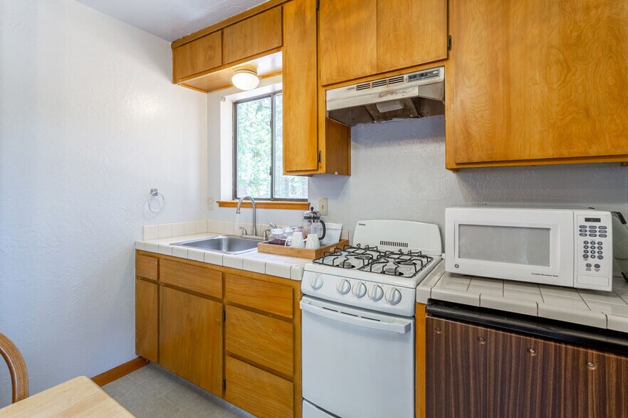 More Photos Of 500 Dodge Ridge Rd, Pinecrest Hotel For Sale